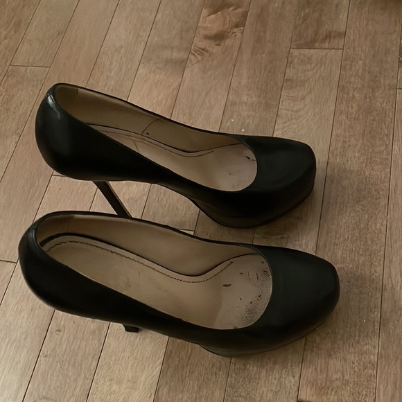 Saint Laurent Classic Pump - Picture 5 of 5